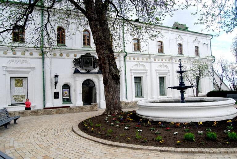 Відкриття фестивалю “Азбукове королівство магів і янголів”