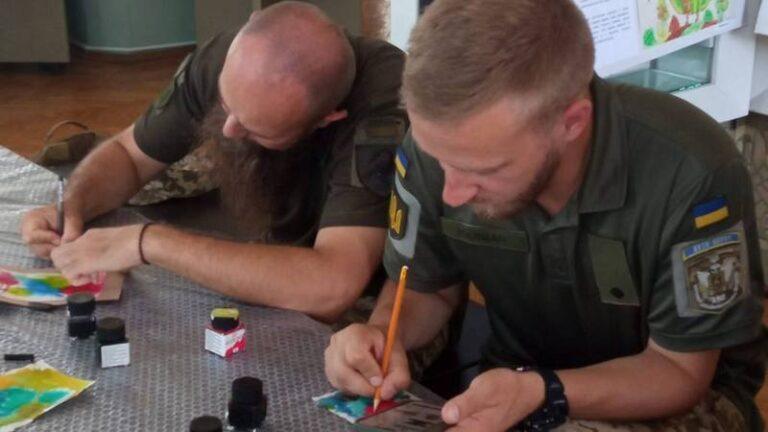Заняття арт-терапії «Акварельні плямки» для військових капеланів